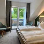 Ξενοδοχείο & Restaurant Kronenhof Am Weser-radweg Oberweser