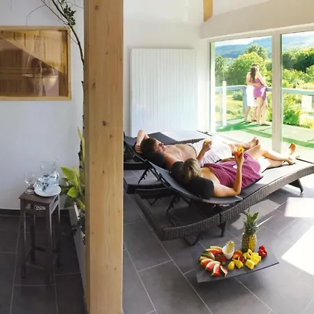 & Restaurant Kronenhof Am Weser-radweg