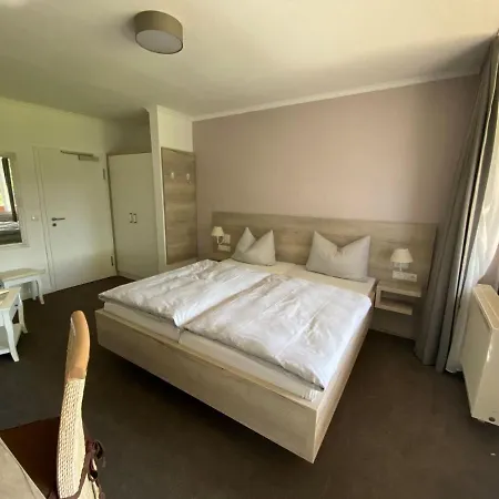 & Restaurant Kronenhof Am Weser-radweg Hotel Oberweser