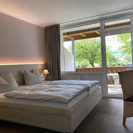 & Restaurant Kronenhof Am Weser-radweg Hotel Oberweser