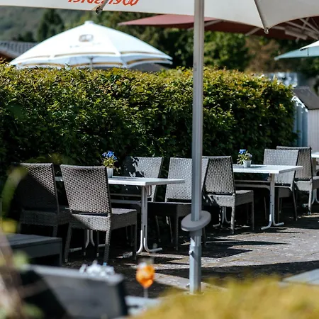 Hotel & Restaurant Kronenhof Am Weser-radweg Oberweser