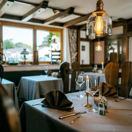 Hotel & Restaurant Kronenhof Am Weser-radweg Oberweser