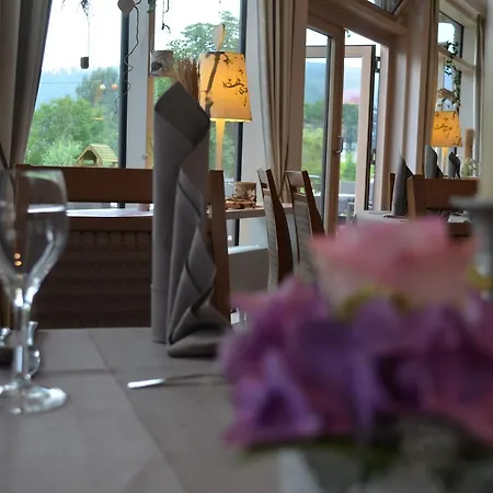 & Restaurant Kronenhof Am Weser-radweg מלון 3*