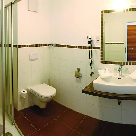 & Restaurant Kronenhof Am Weser-radweg Hotel Oberweser