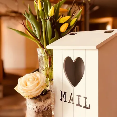 & Restaurant Kronenhof Am Weser-radweg Oberweser