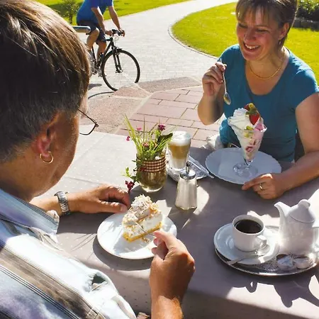 & Restaurant Kronenhof Am Weser-radweg 3* Oberweser