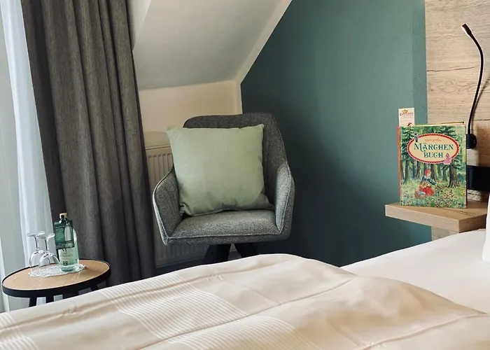 & Restaurant Kronenhof Am Weser-radweg Hotel Oberweser