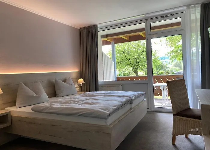 & Restaurant Kronenhof Am Weser-radweg Hotel Oberweser