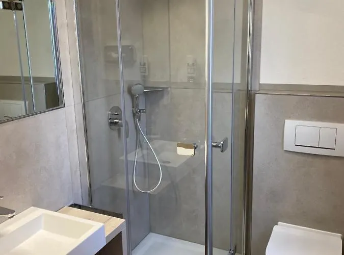 & Restaurant Kronenhof Am Weser-radweg