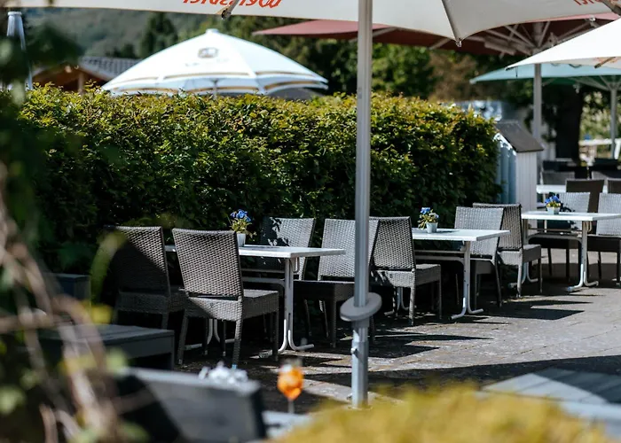 Hotel & Restaurant Kronenhof Am Weser-radweg Oberweser