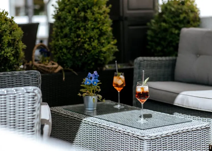 & Restaurant Kronenhof Am Weser-radweg 3* Oberweser