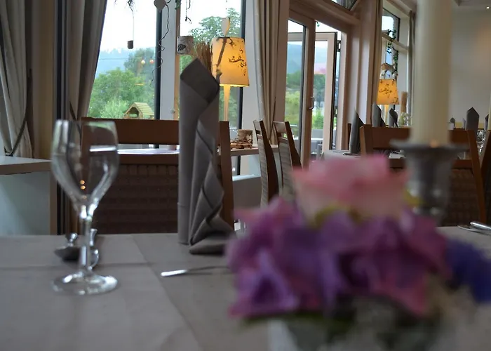 & Restaurant Kronenhof Am Weser-radweg Hotel 3*