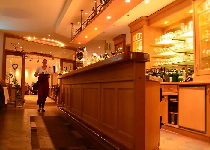 & Restaurant Kronenhof Am Weser-radweg Hotel 3*