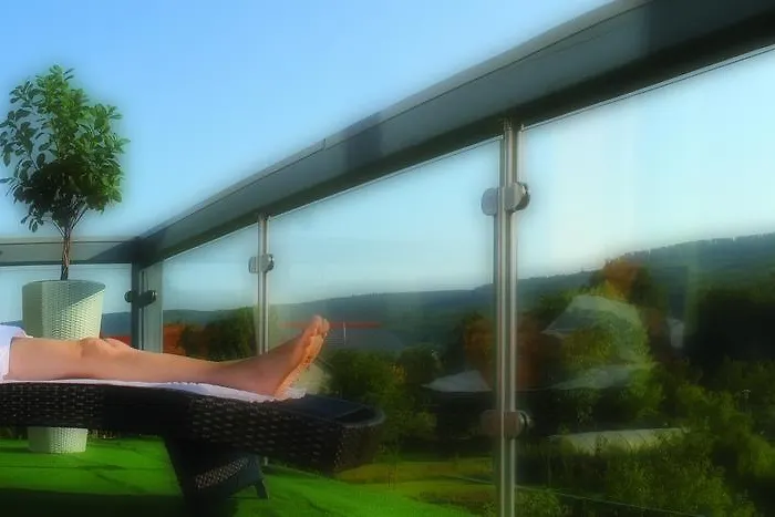 & Restaurant Kronenhof Am Weser-radweg Hotel